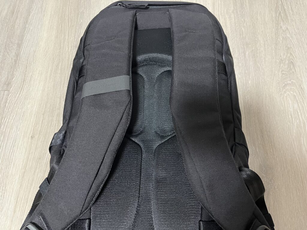 ABLE CARRY Daily Plus BEAMS別注のシンプルな通勤用バックパック