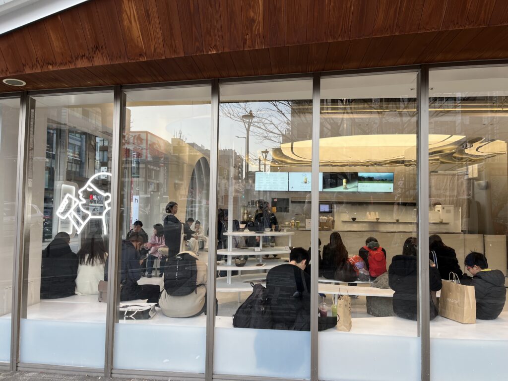 HEYTEA大阪の外観