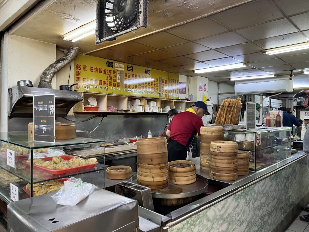 ローカル店の肉まん